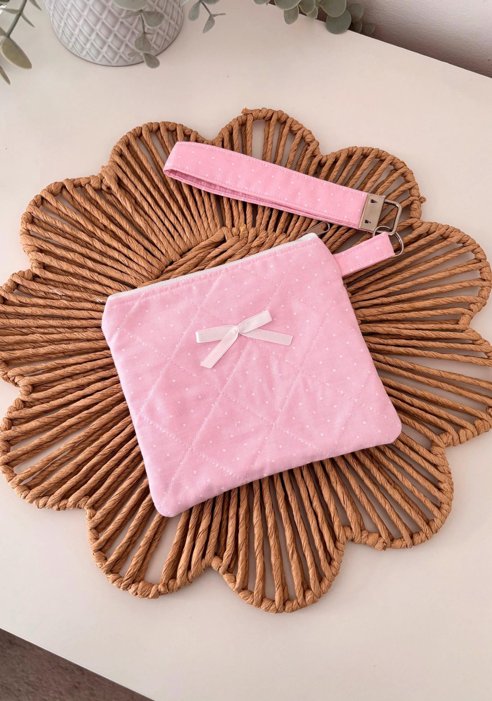 small pouch/coin purse with wristlet