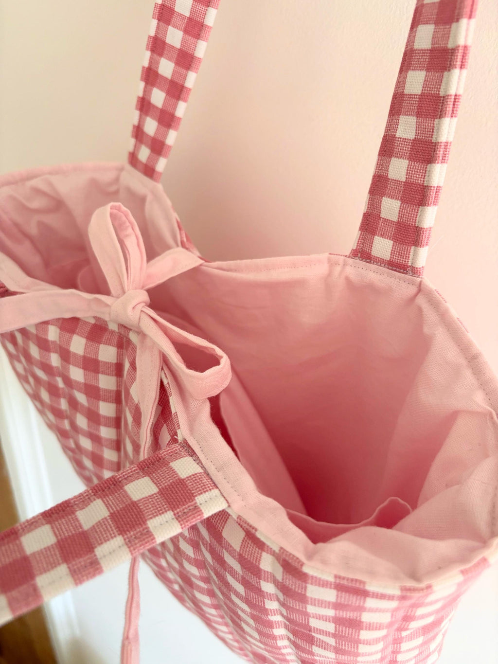 Pink gingham quilted tote bag