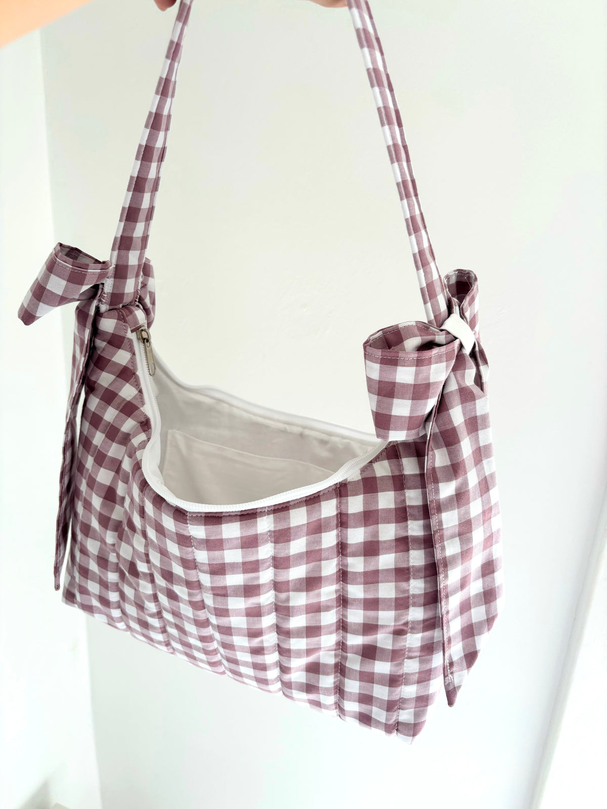 Mauve gingham quilted bow shoulder bag