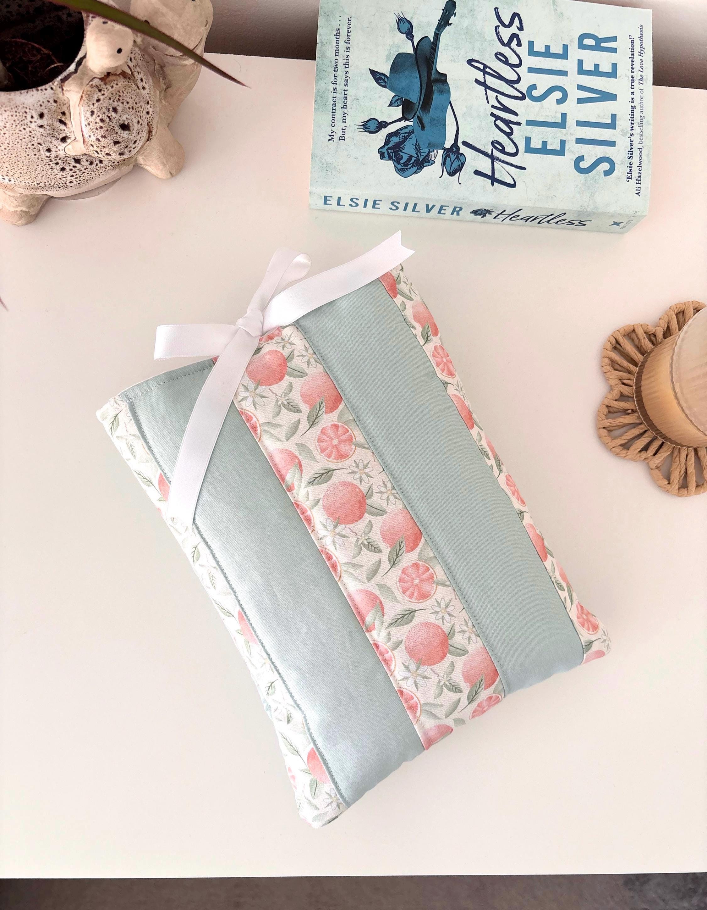 Green citrus quilted book sleeve