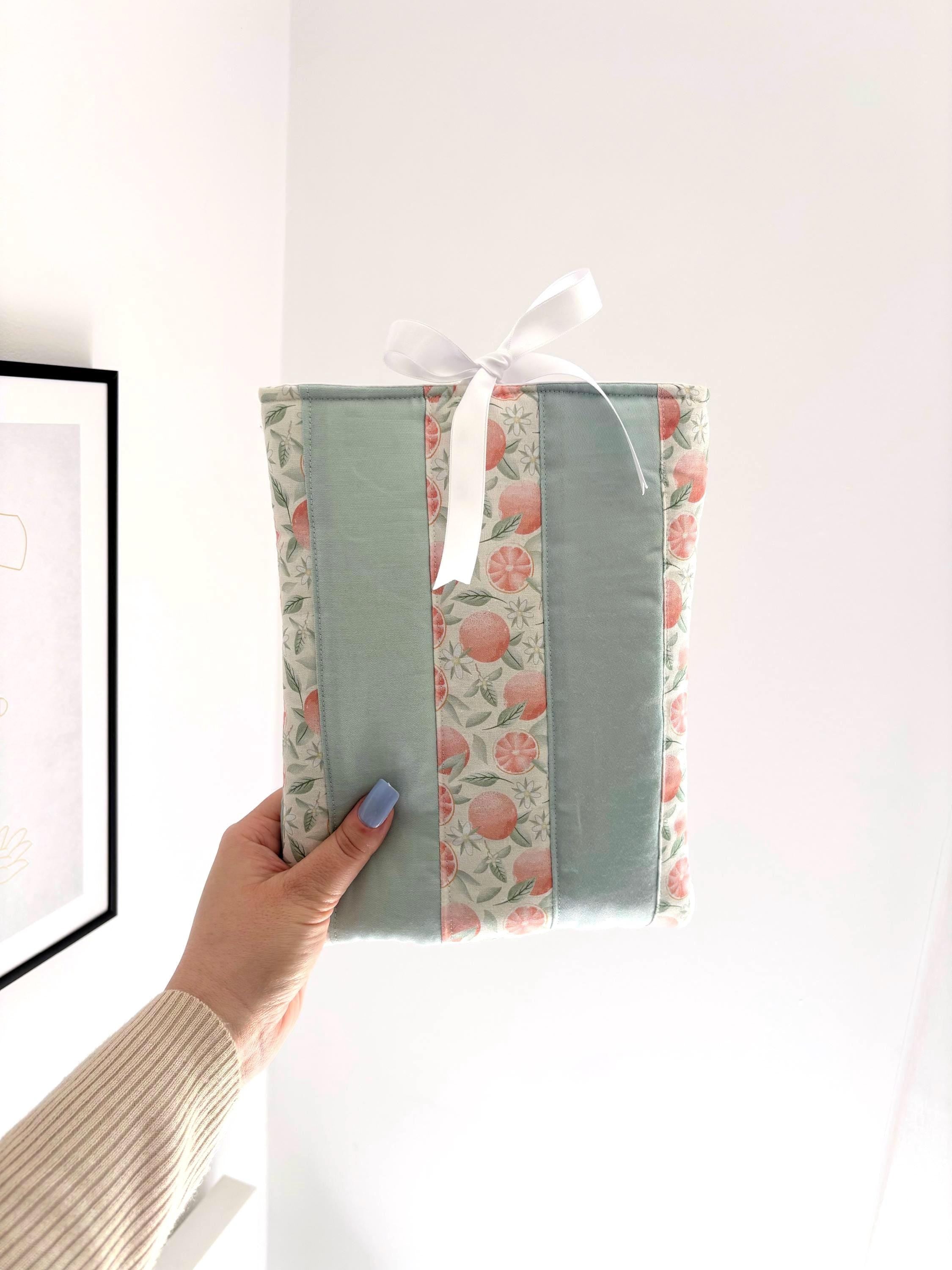 Green citrus quilted book sleeve