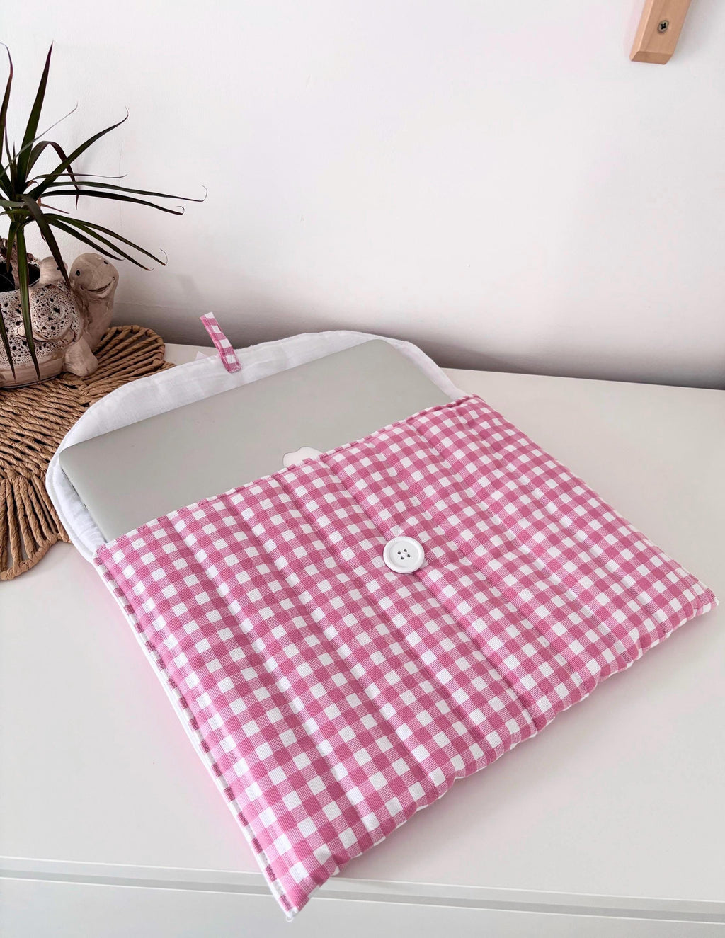 13” Pink gingham quilted laptop sleeve