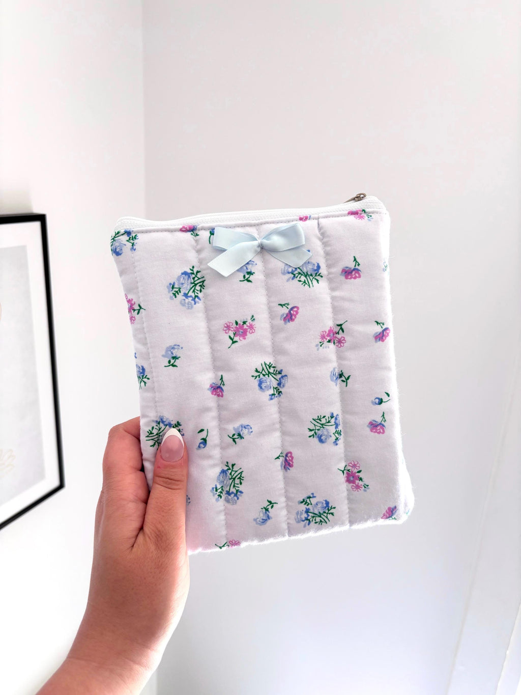 Blue floral kindle/e-reader sleeve