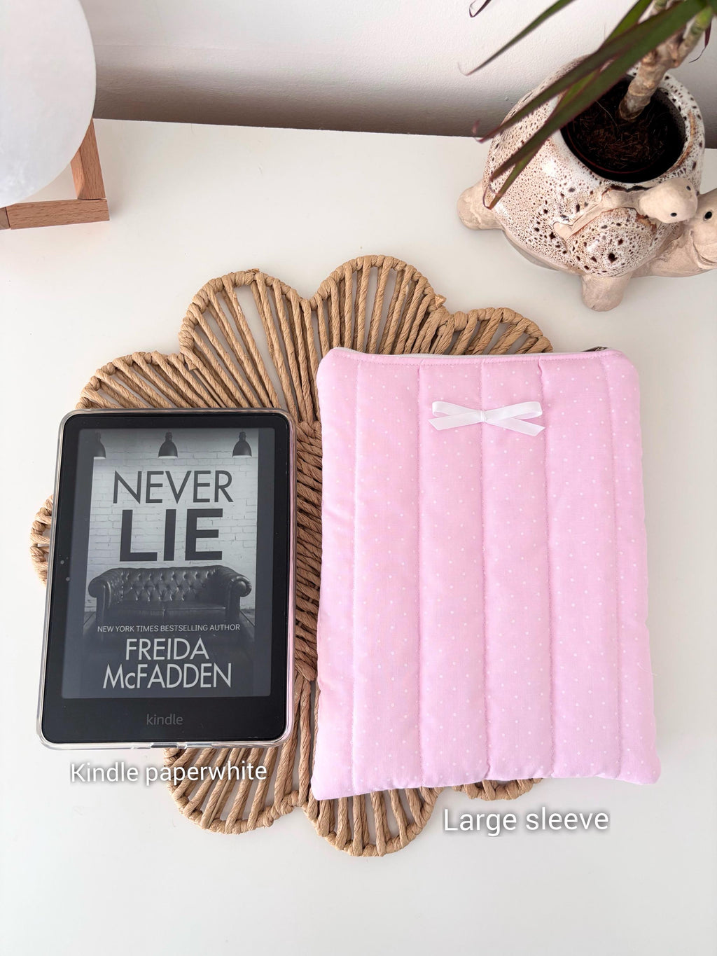 Pink polka dot kindle/e-reader sleeve
