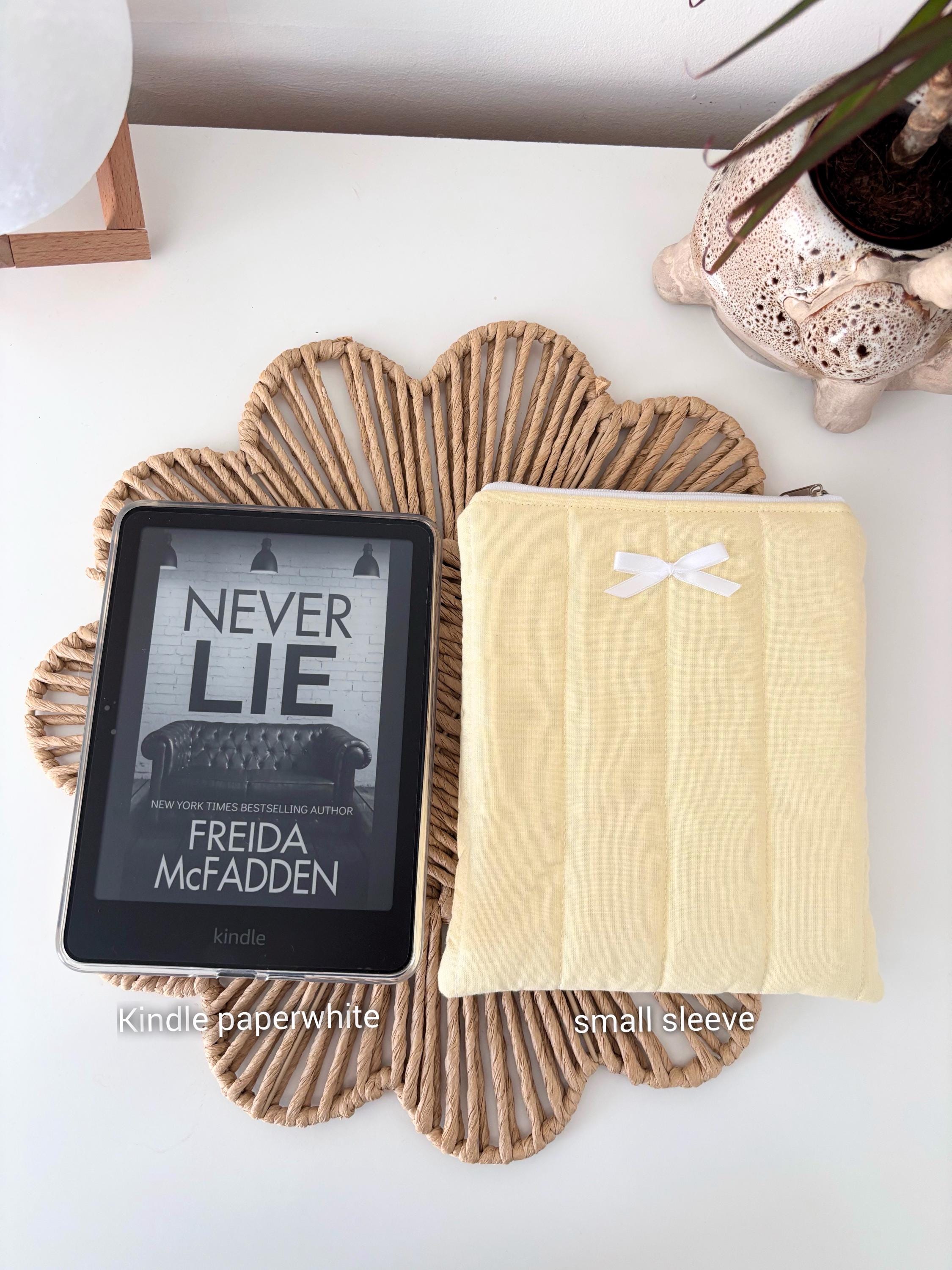 Pastel yellow kindle / e-reader sleeve