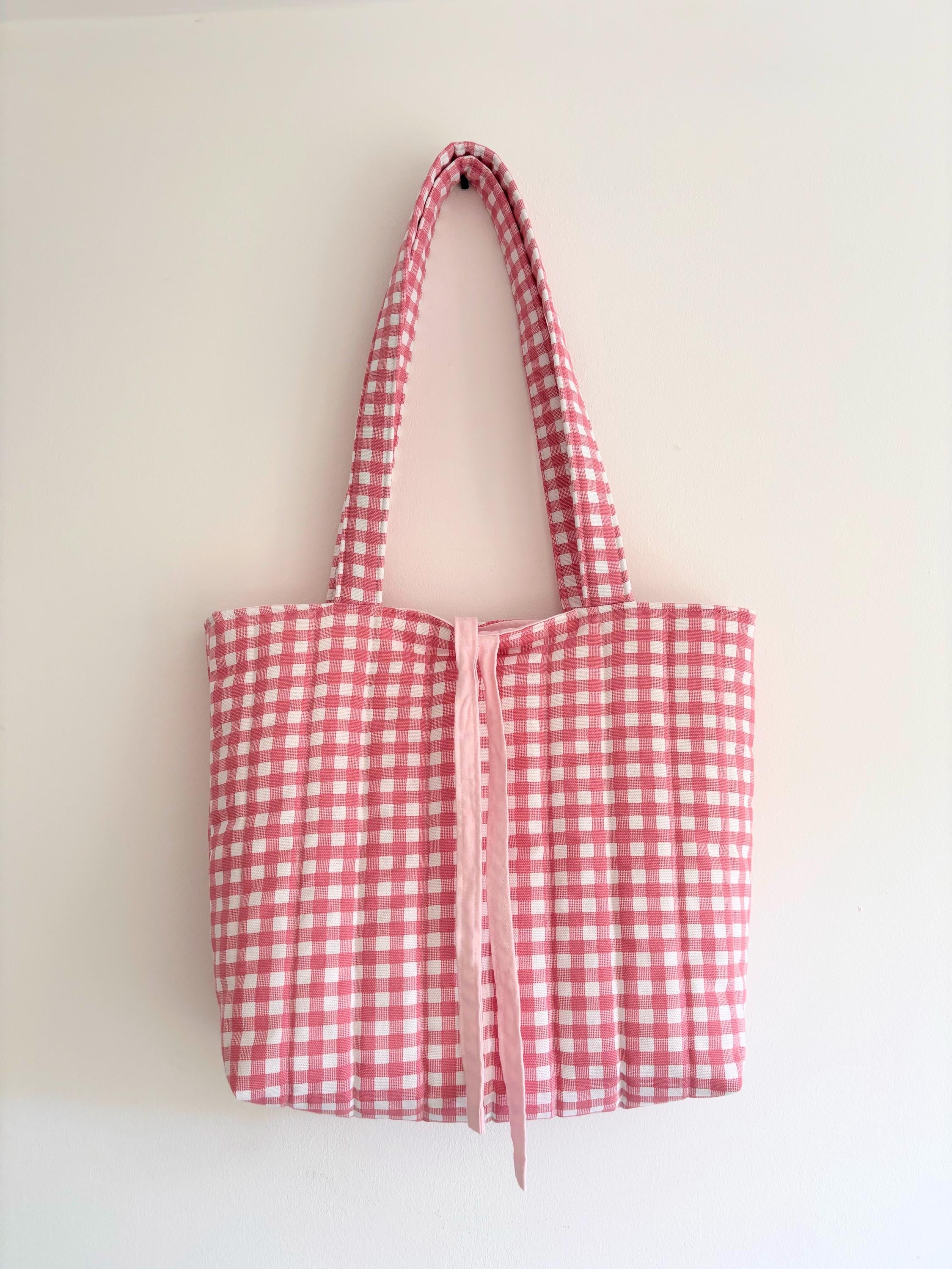 Pink gingham quilted tote bag