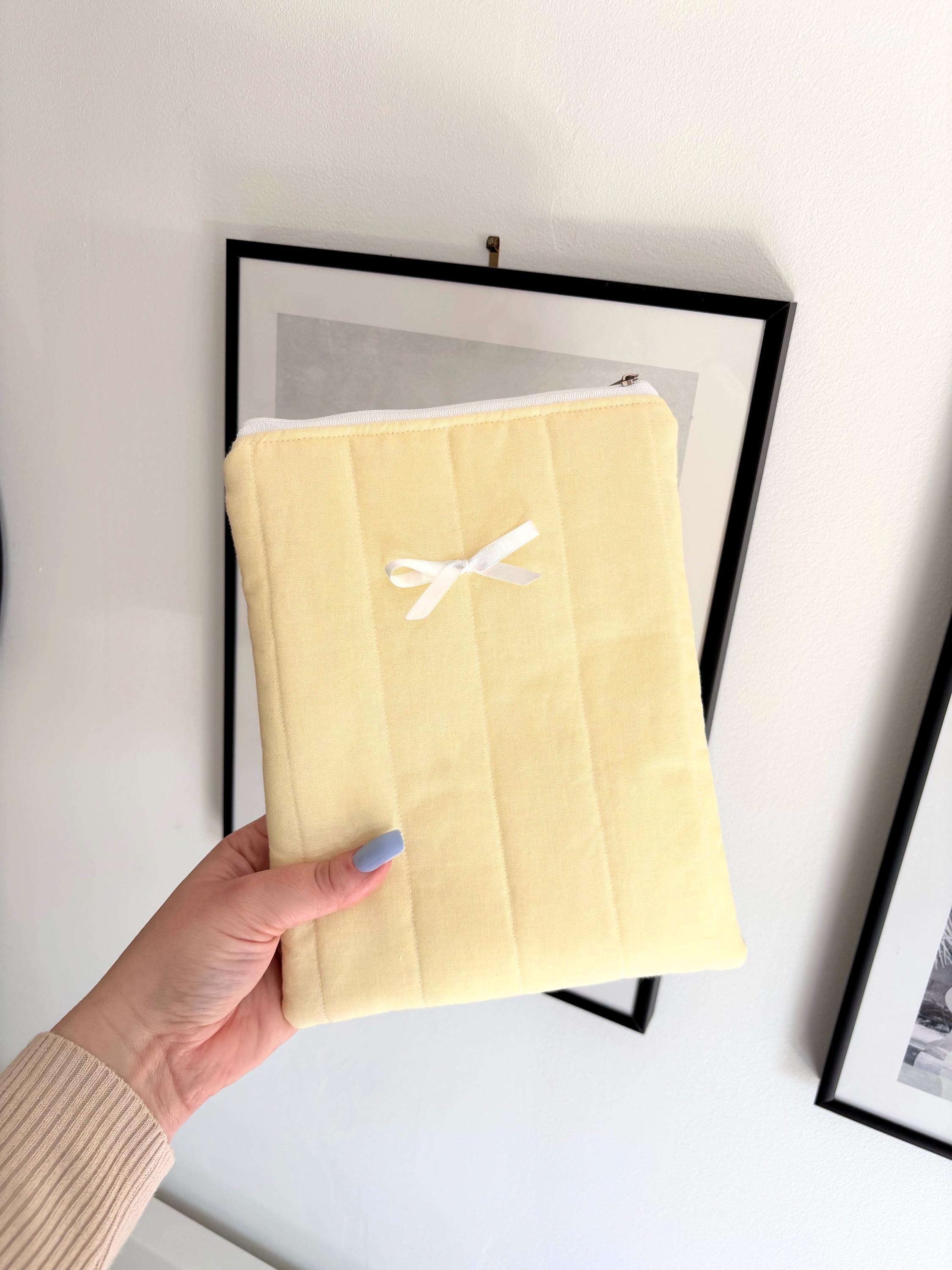 Pastel yellow kindle / e-reader sleeve