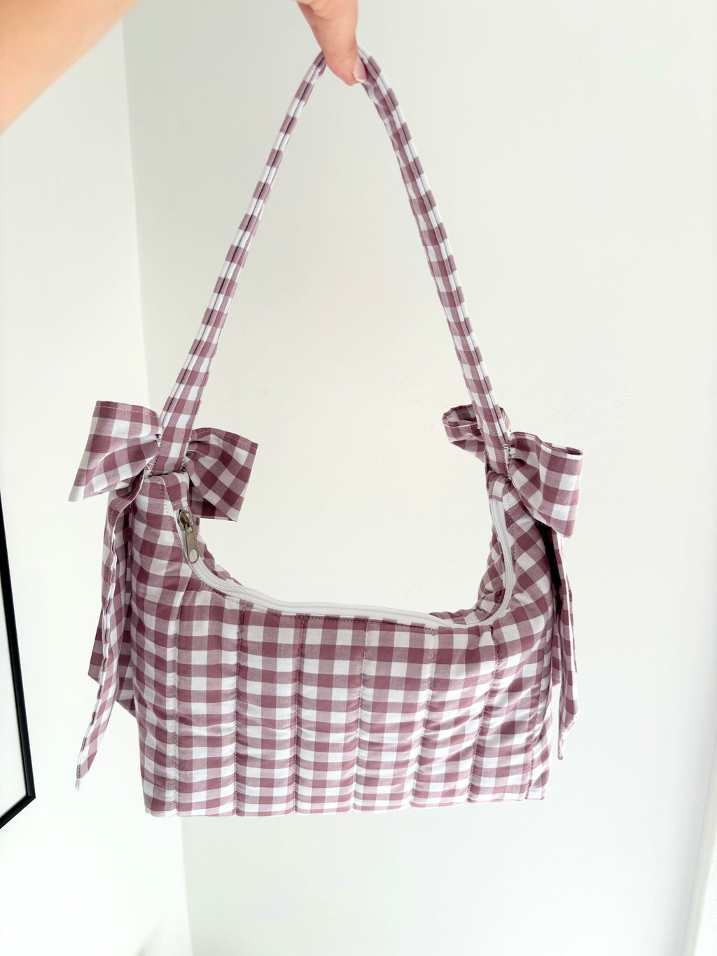Mauve gingham quilted bow shoulder bag