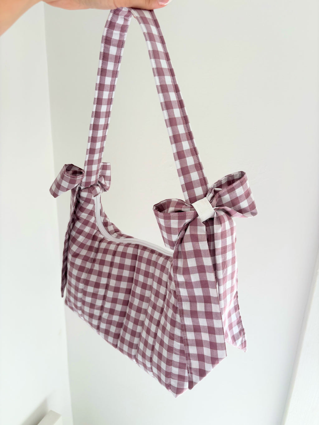 Mauve gingham quilted bow shoulder bag