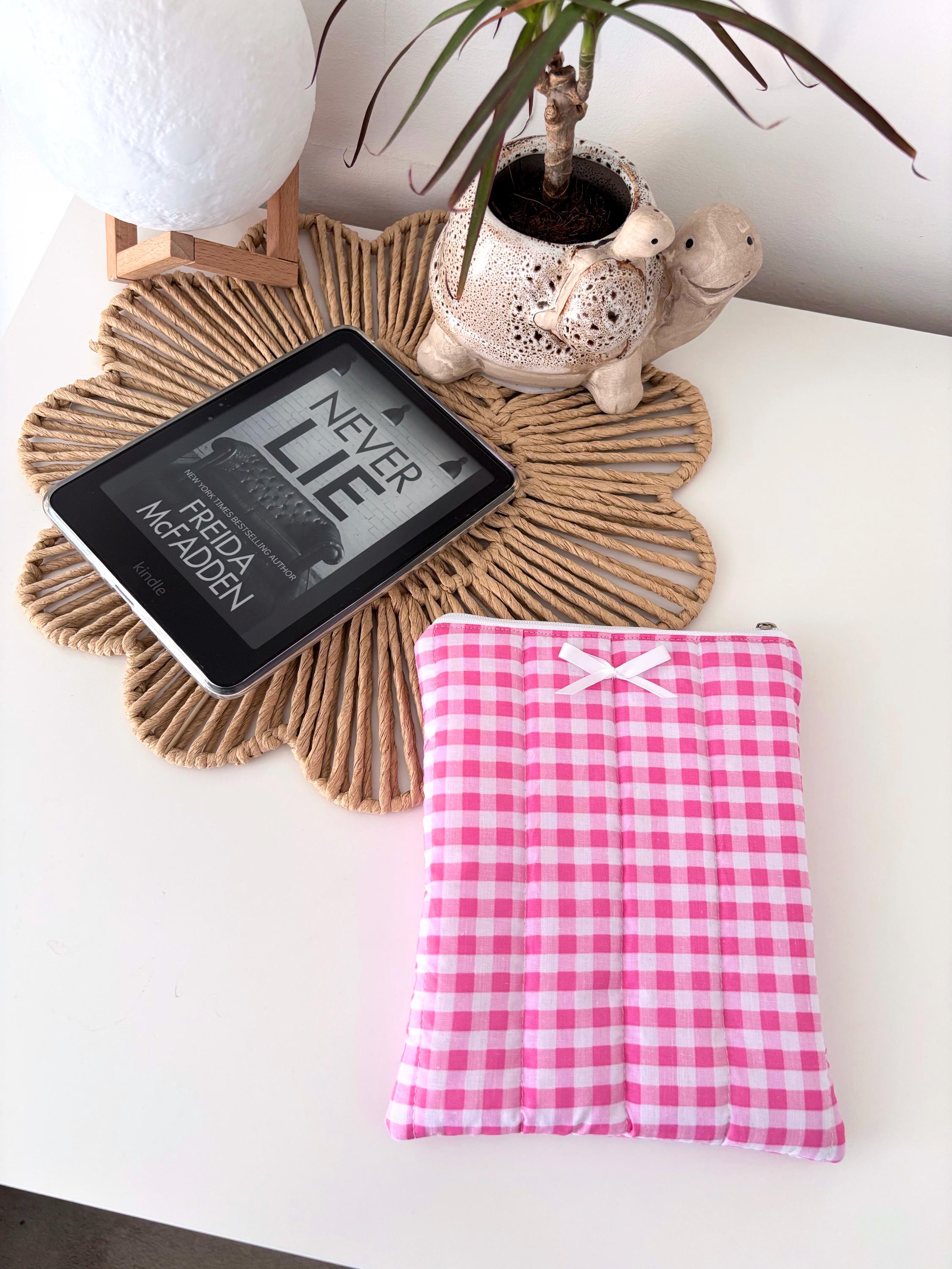 Candy pink gingham kindle/e-reader sleeve