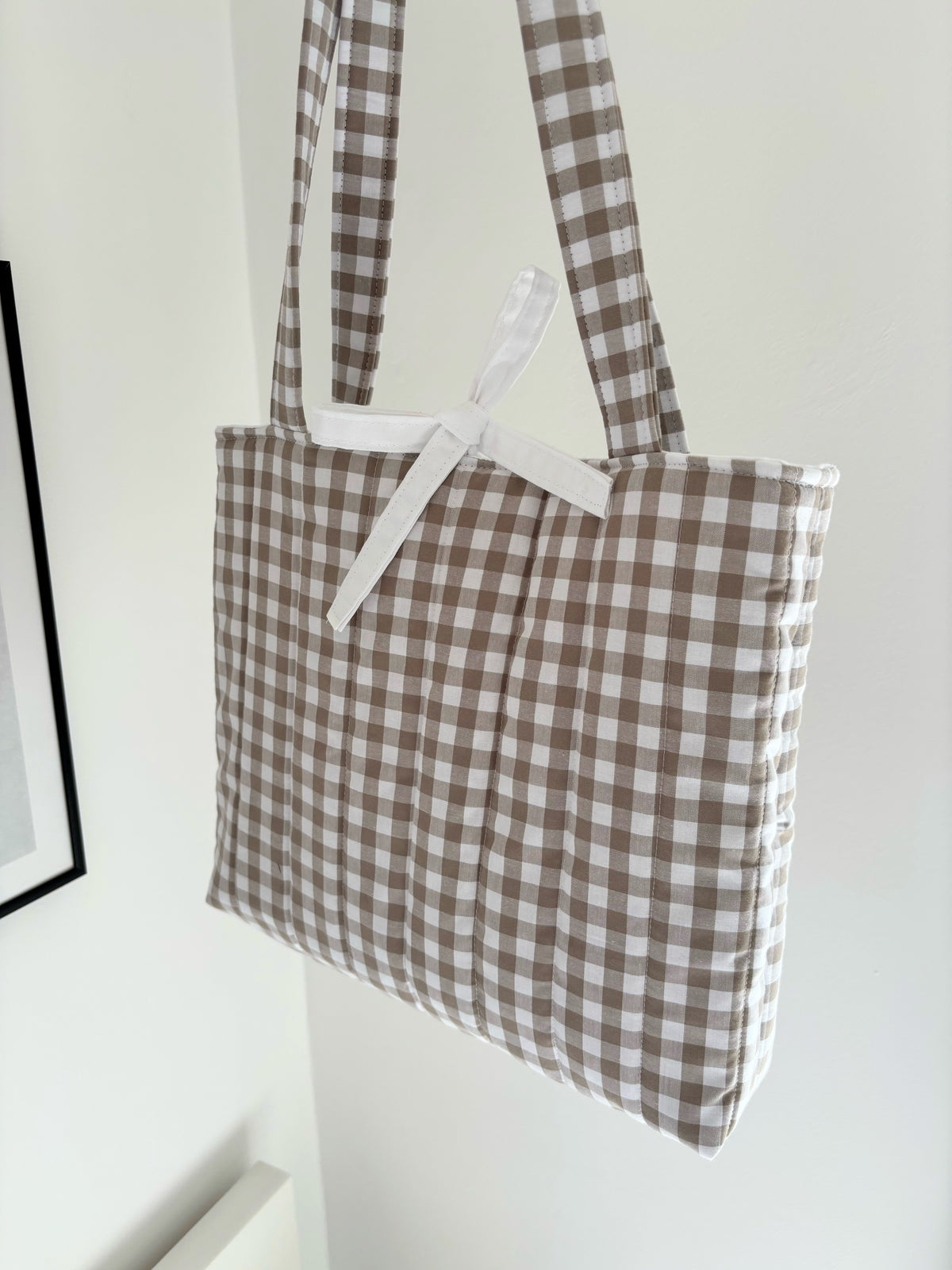 Beige gingham quilted tote bag