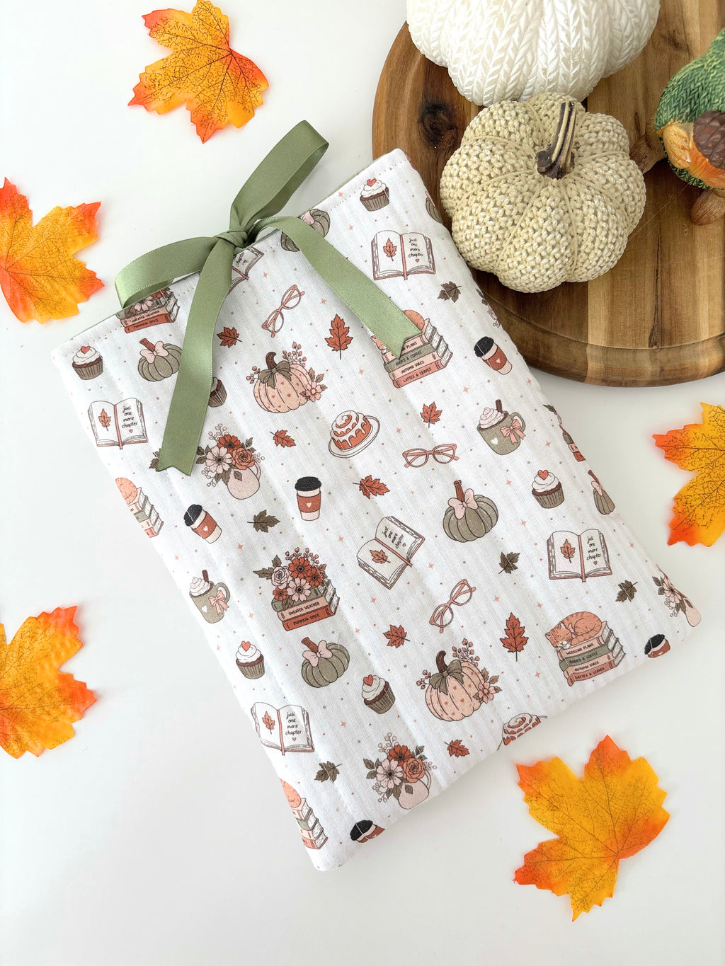 Cosy Chapters autumn book sleeve