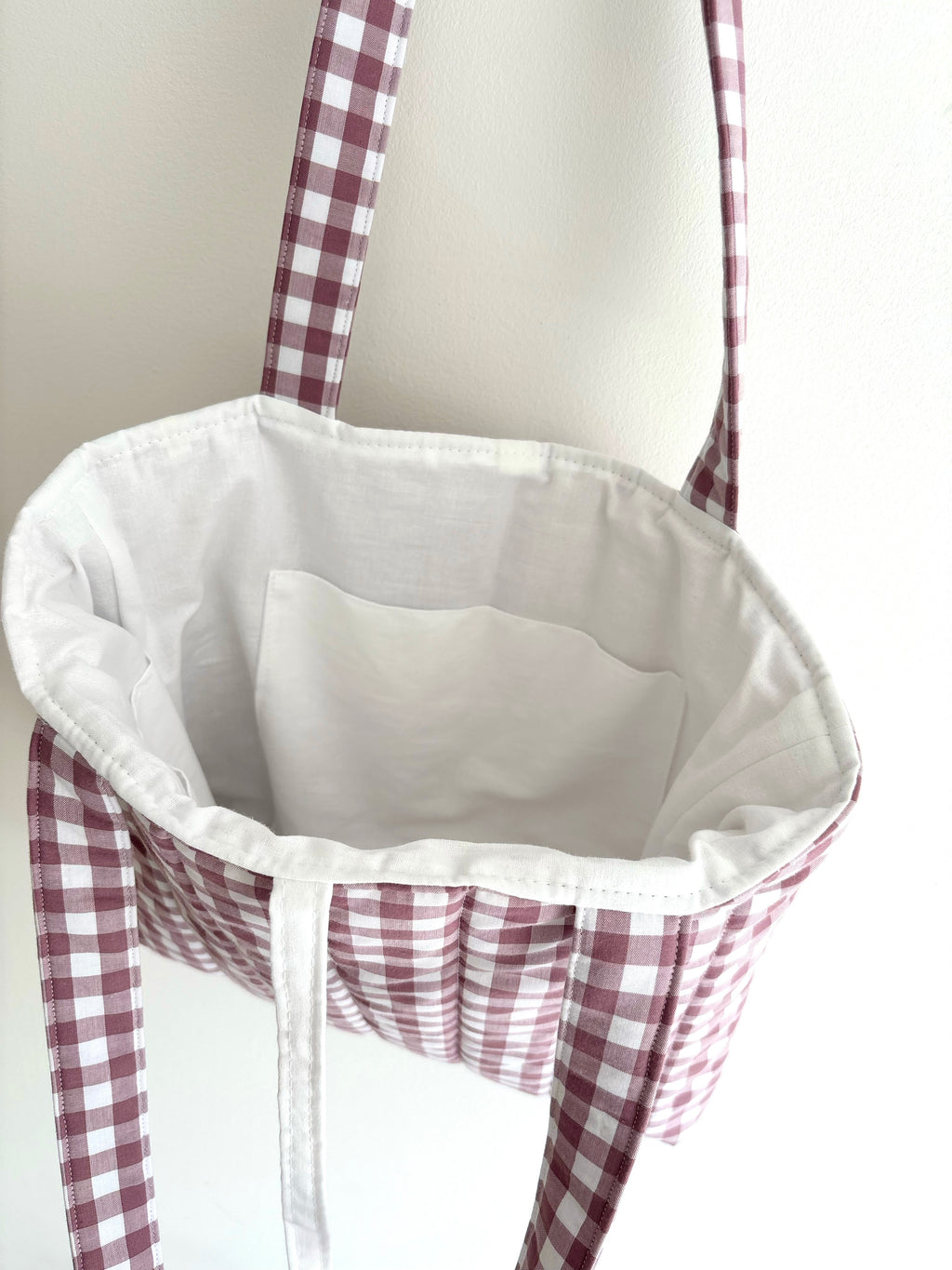 Mauve gingham quilted tote bag