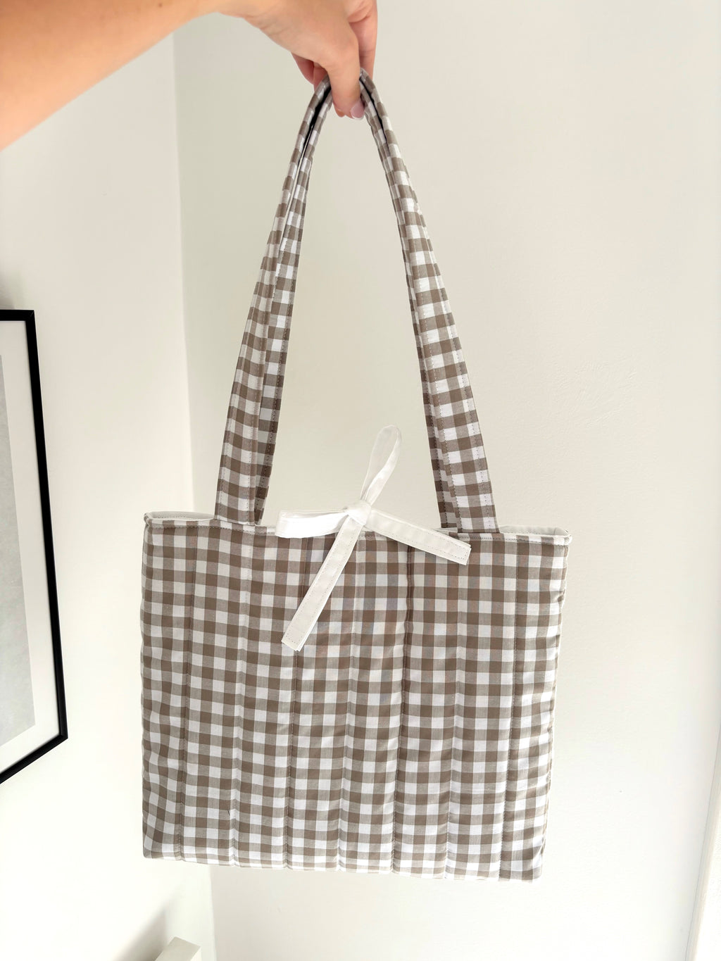 Beige gingham quilted tote bag