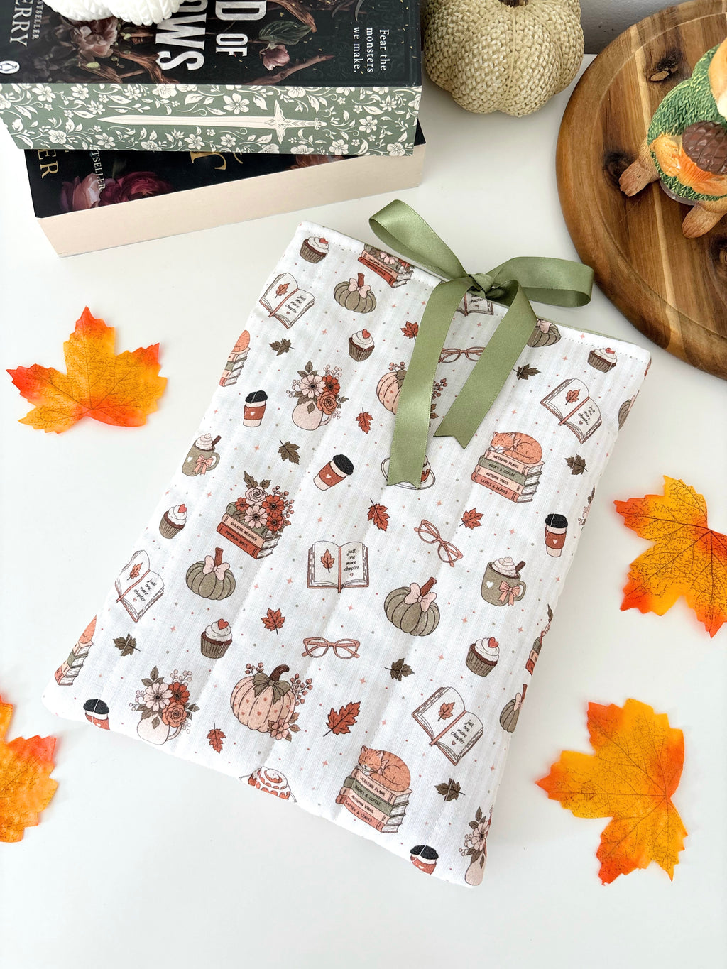 Cosy Chapters autumn book sleeve