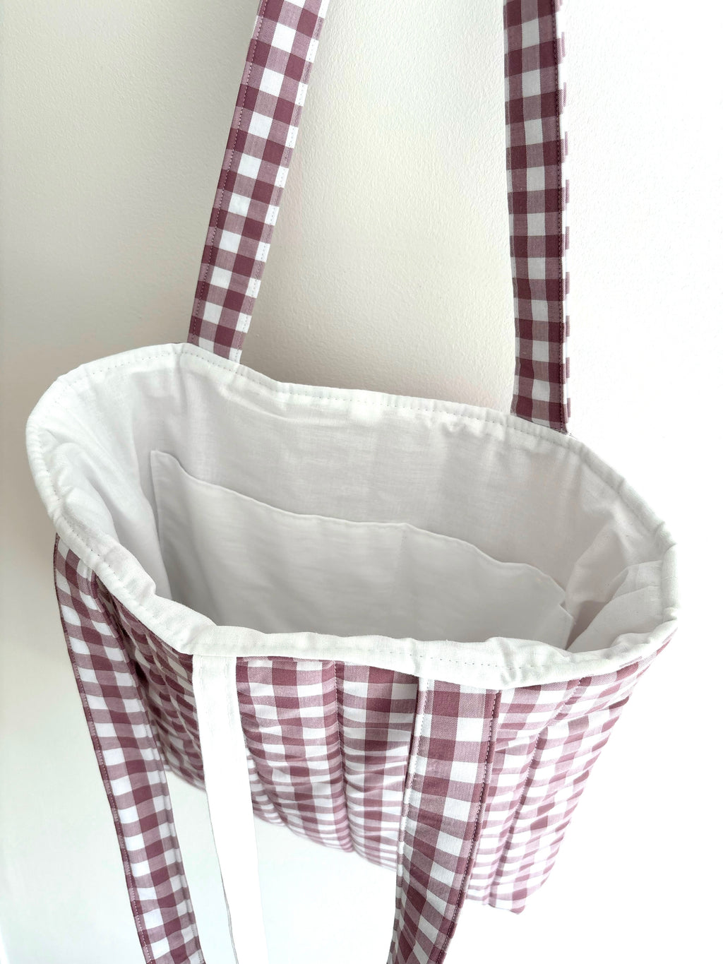 Mauve gingham quilted tote bag