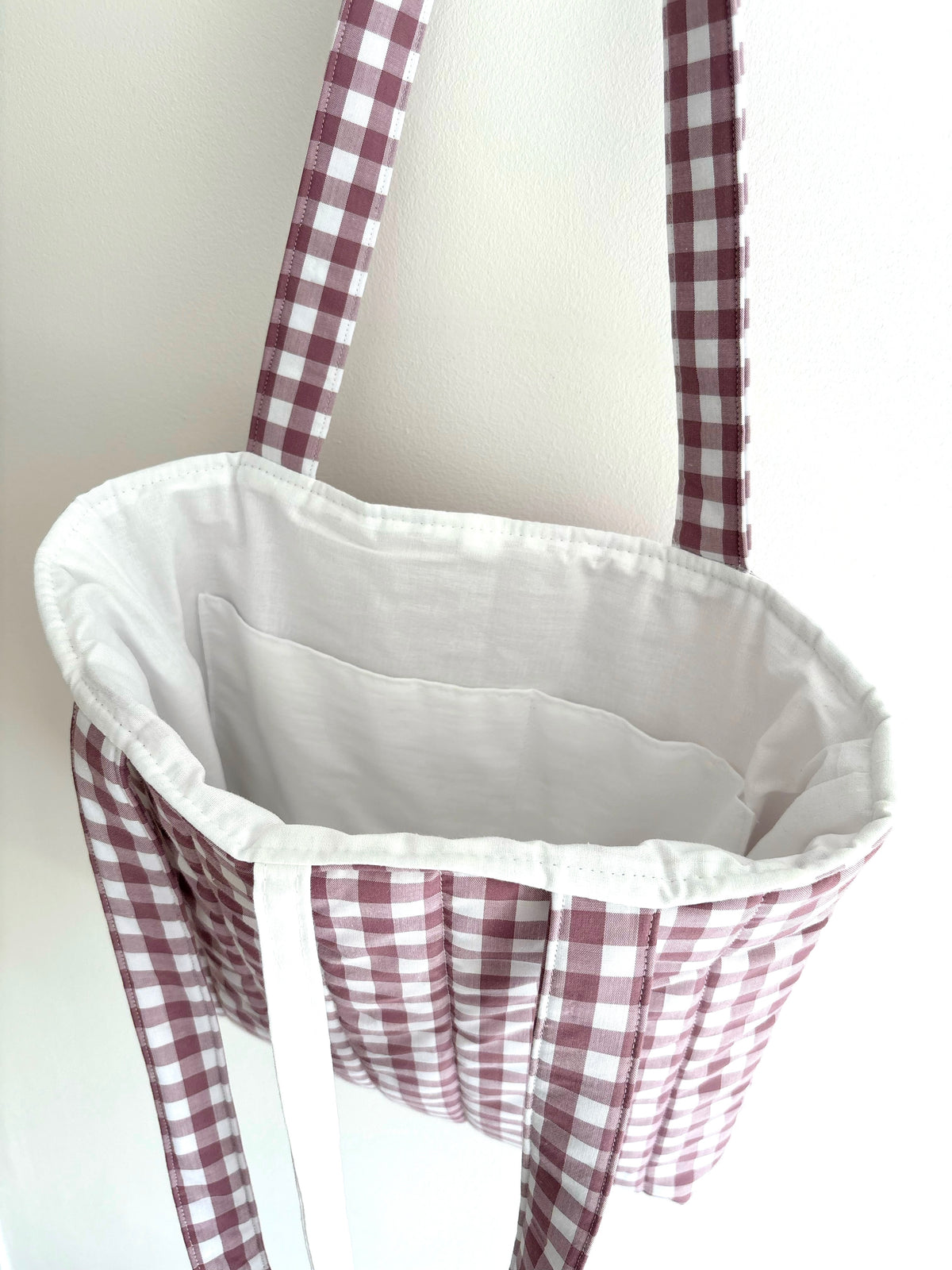 Mauve gingham quilted tote bag