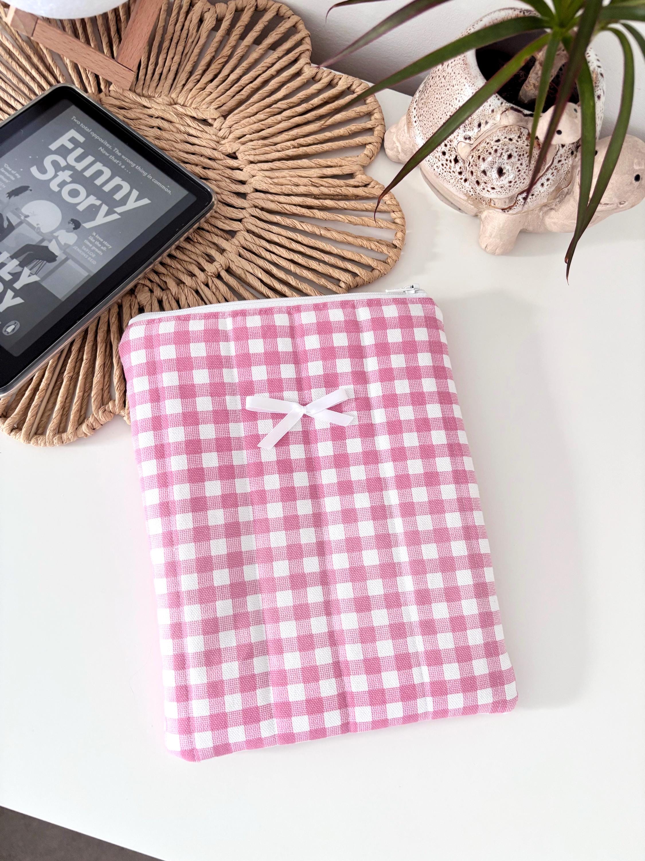 Pink gingham kindle / e-reader sleeve