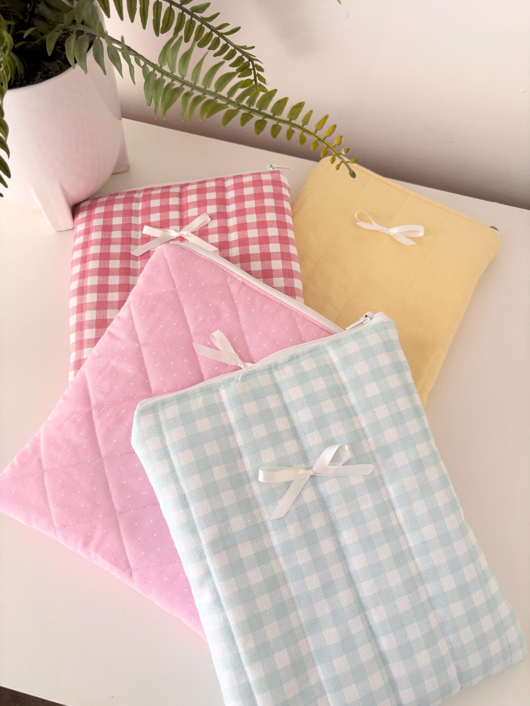 Pastel yellow kindle / e-reader sleeve