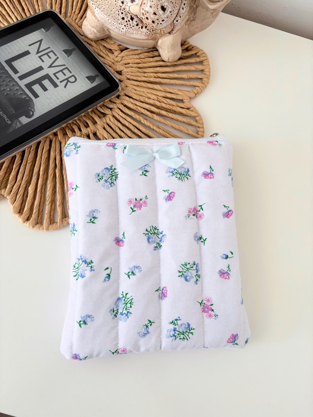 Blue floral kindle/e-reader sleeve