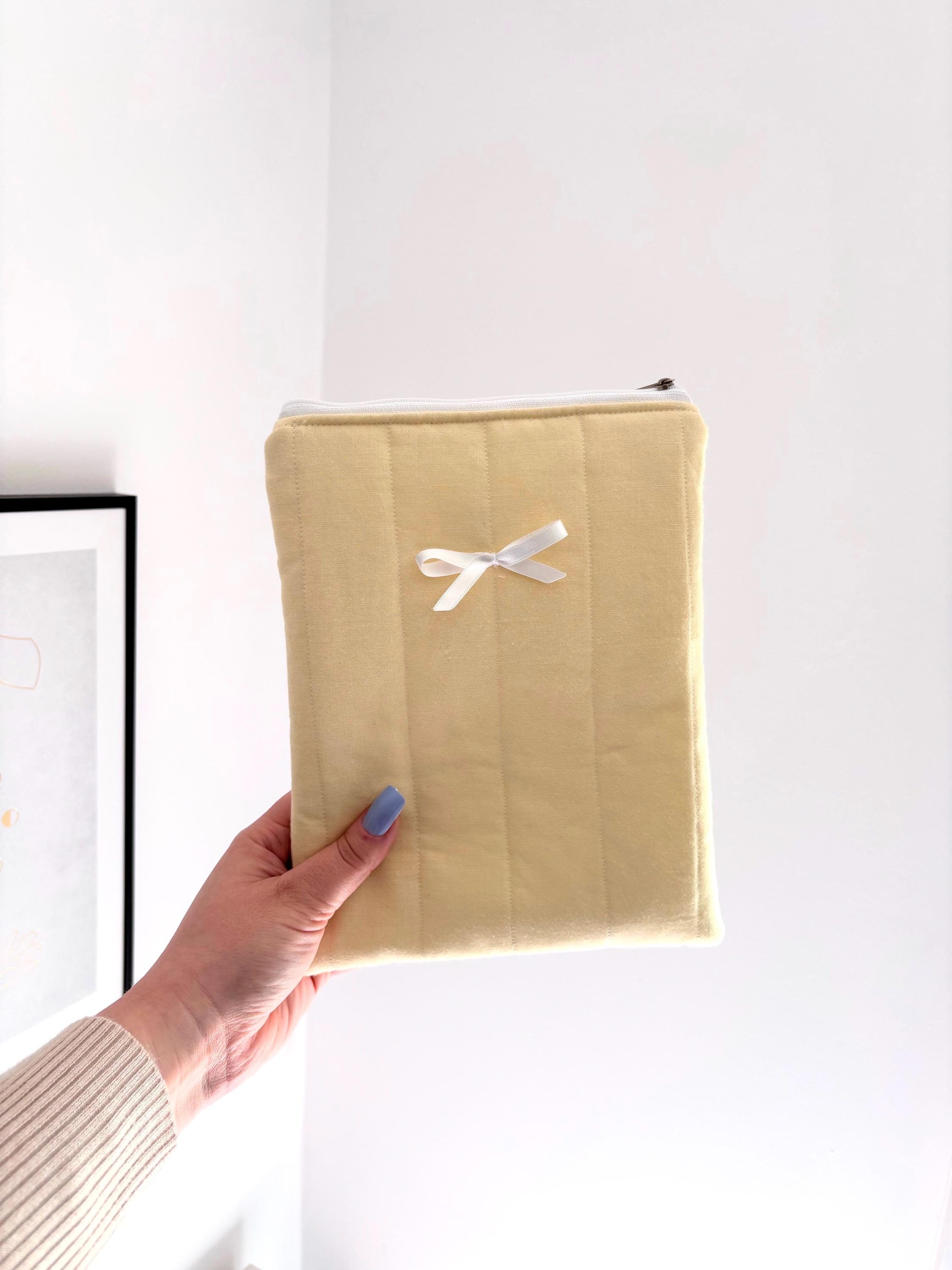 Pastel yellow kindle / e-reader sleeve