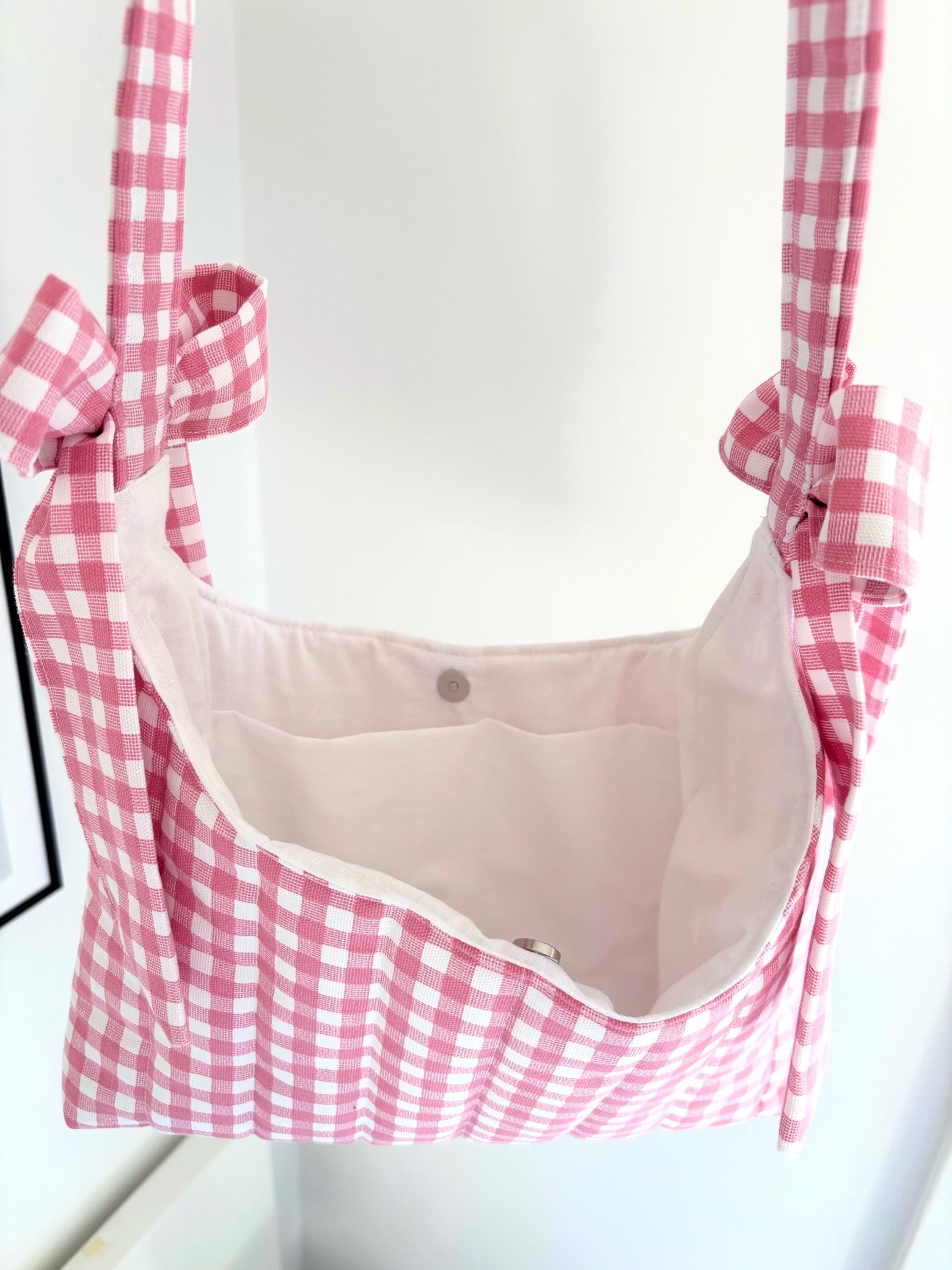 Pink gingham mini bow shoulder bag