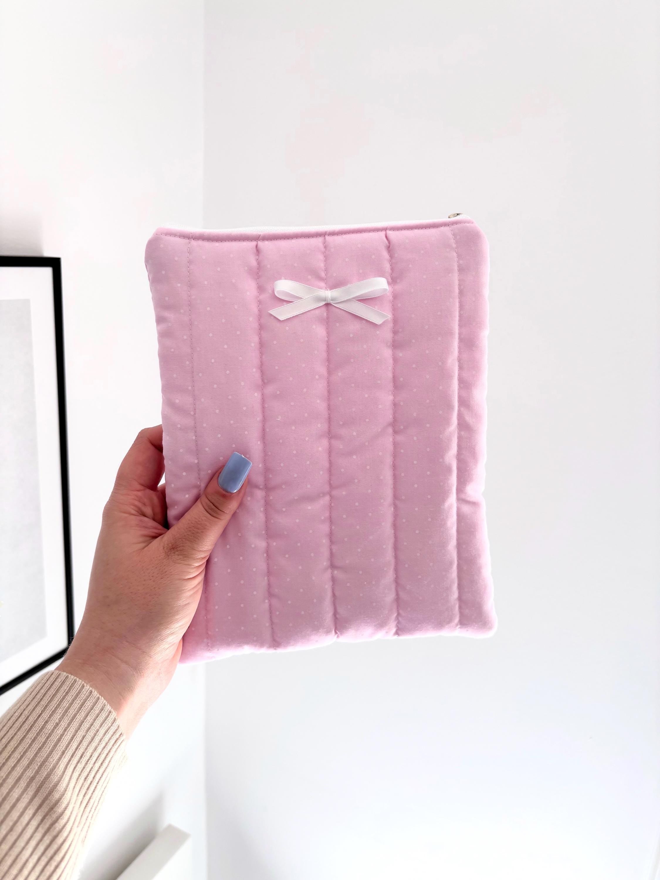 Pink polka dot kindle/e-reader sleeve
