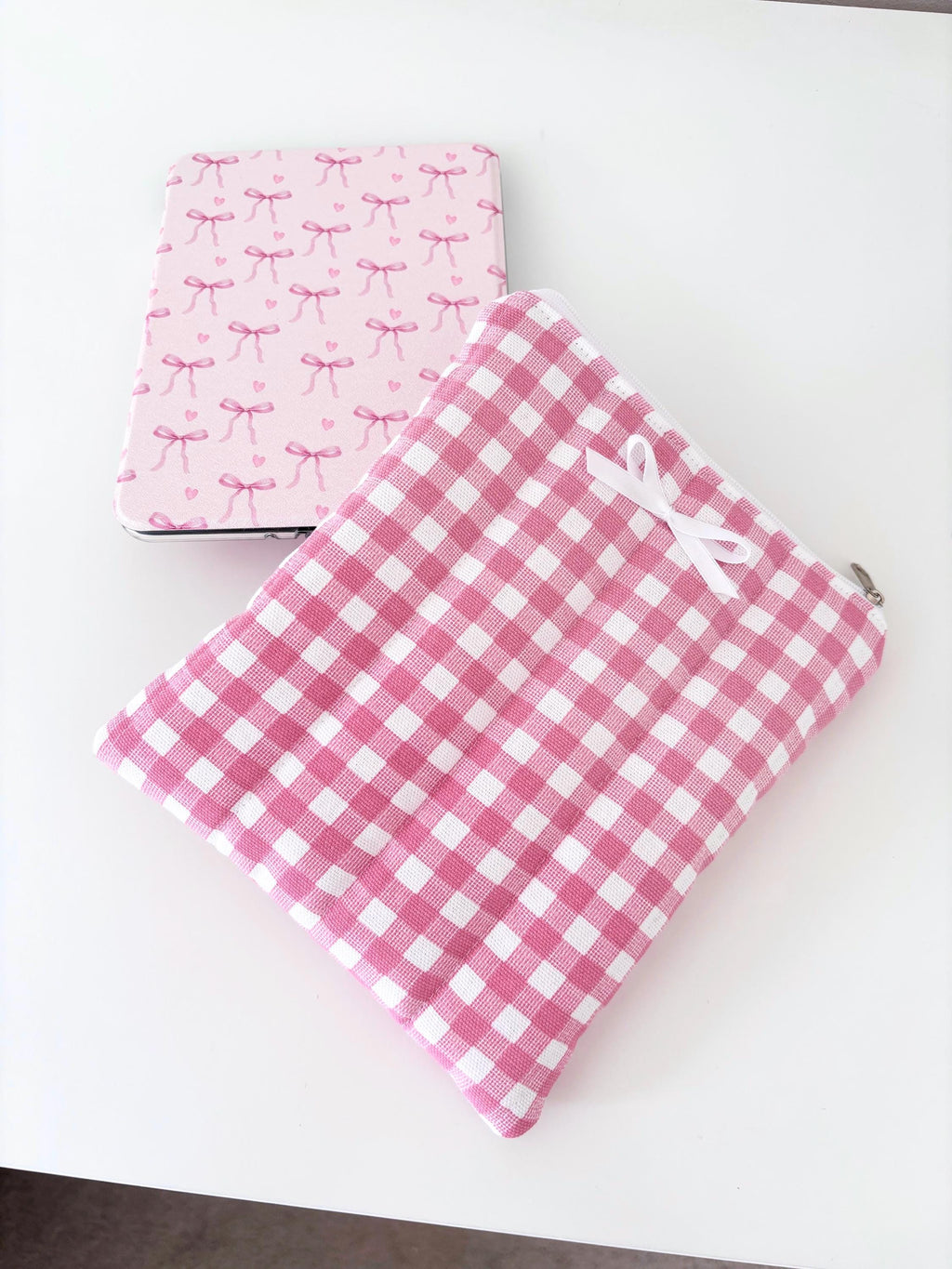 Pink gingham kindle / e-reader sleeve