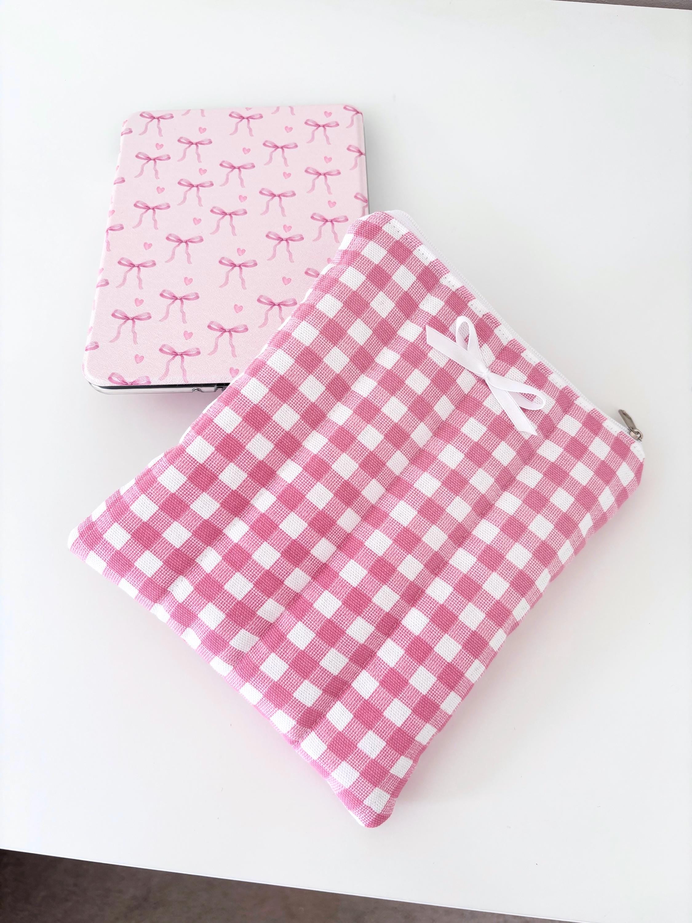 Pink gingham kindle / e-reader sleeve