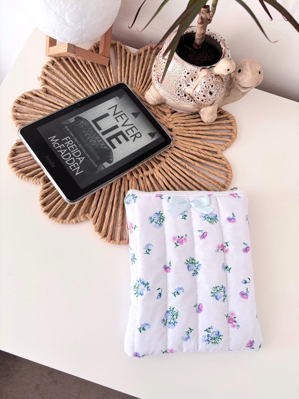 Blue floral kindle/e-reader sleeve