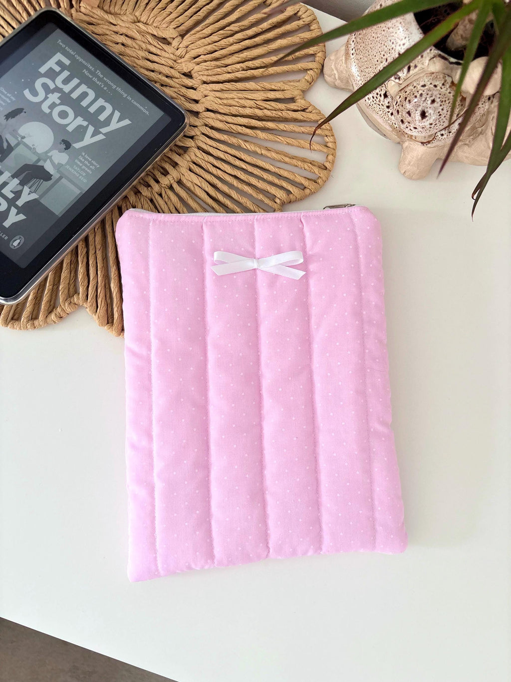 Pink polka dot kindle/e-reader sleeve